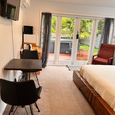 The Perfect Getaway For Two In A Large Suite Whanganui Exteriör bild