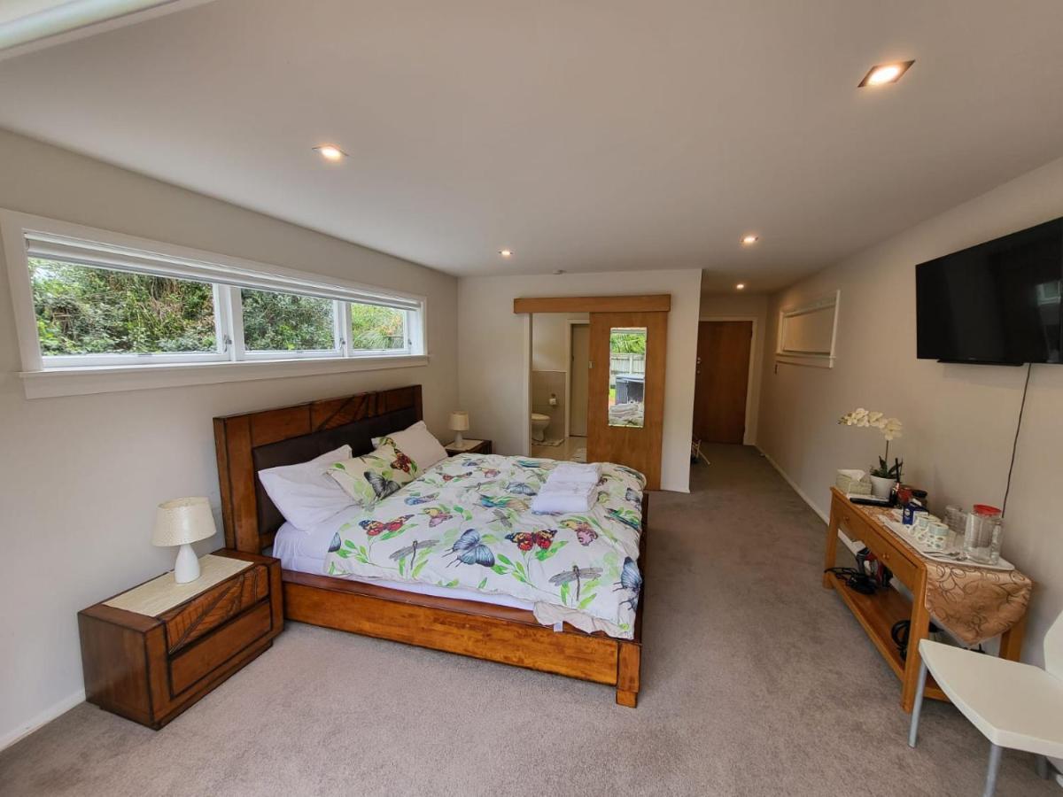 The Perfect Getaway For Two In A Large Suite Whanganui Exteriör bild